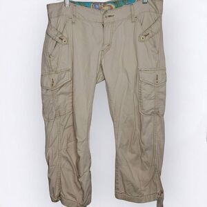 Levi's Y2K Low Rise Cargo Capri Pant size 11